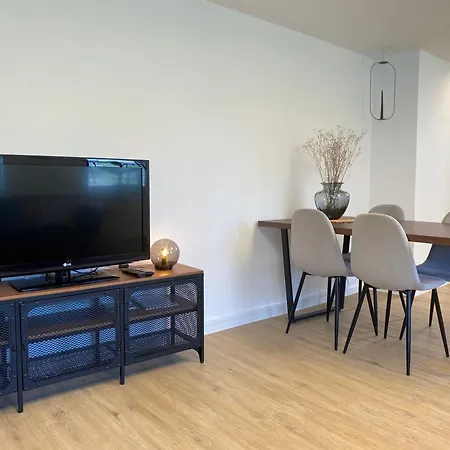 Altes Kino 1 - Modern, Ruhig 65 M2 Tv Netflix Wlan Momlingen